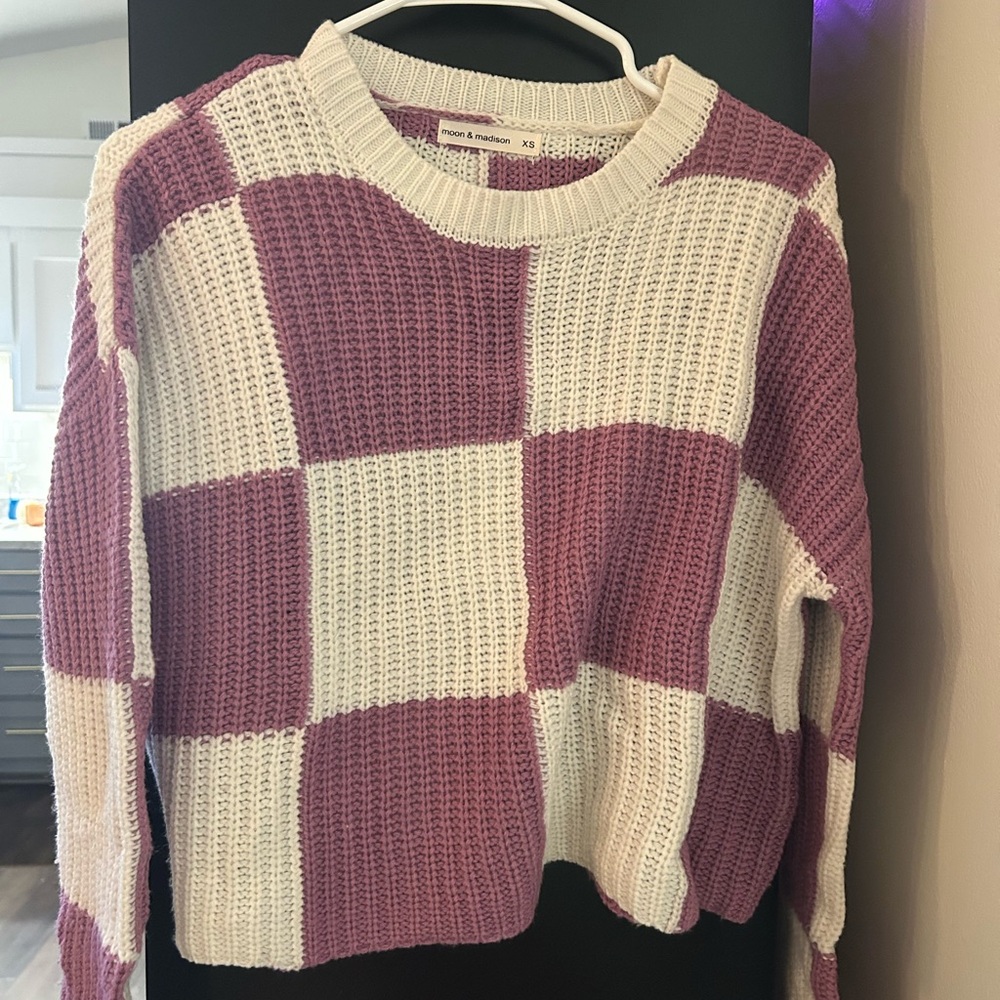 moon & madison Pink and Cream Checkered Sweater